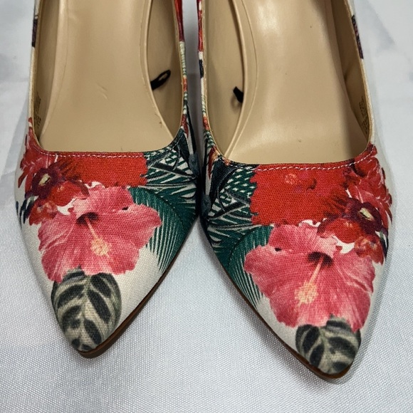 Marc Fisher Floral Tropical Jungle Party Vacation Heels - Picture 4 of 9